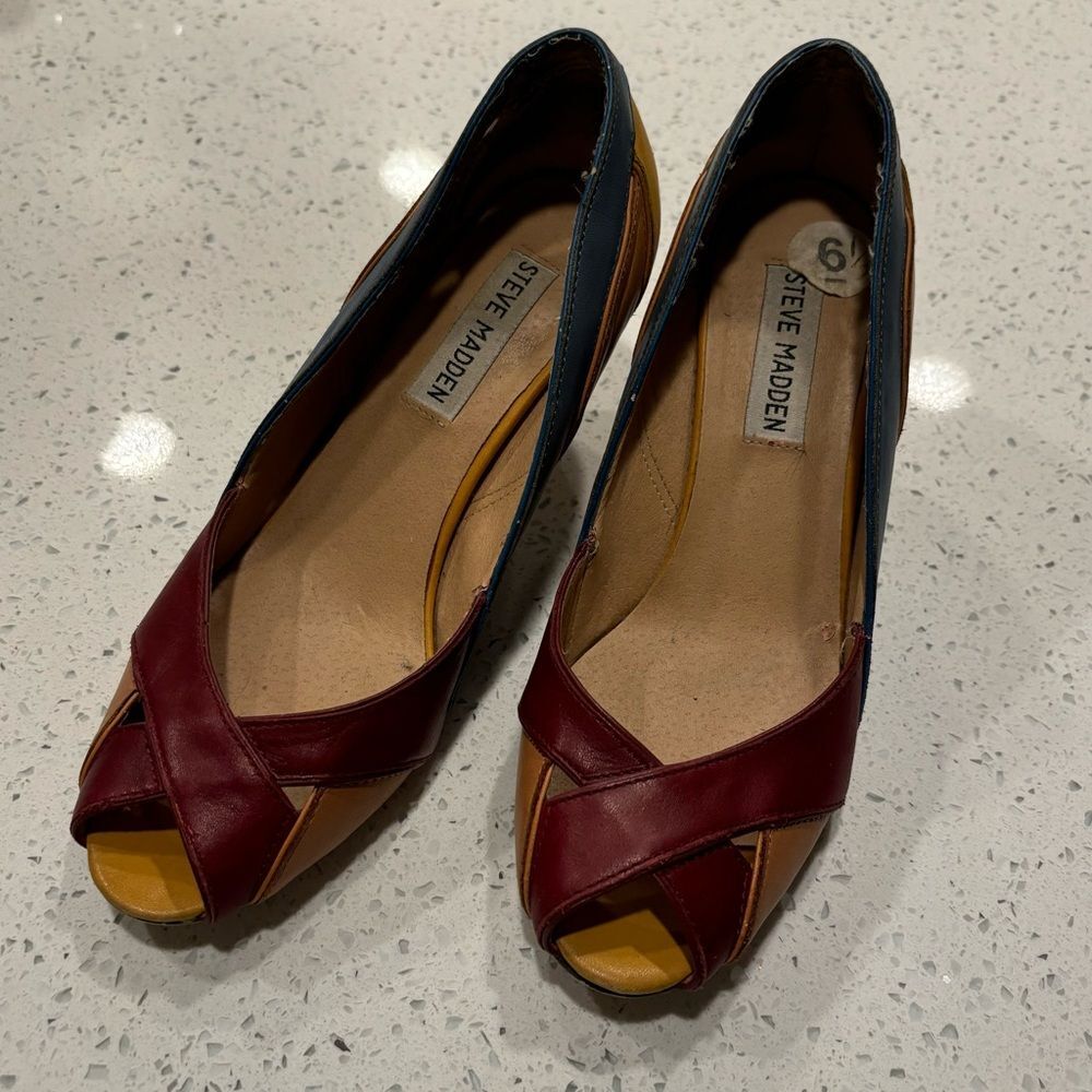Steve Madden Sallsa Multicolor Leather Pumps Peep Toe Red Yellow Blue Size 6.5 - Picture 4 of 11